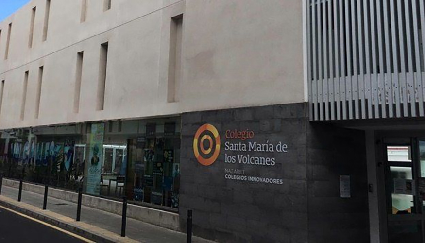 Salón de actos del colegio Santa María de los Volcanes